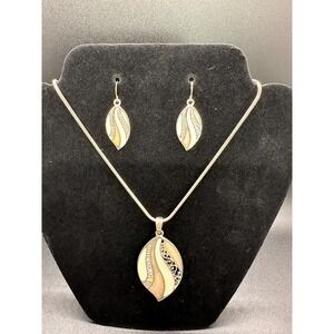 Silver Sequined Necklace and Earring set